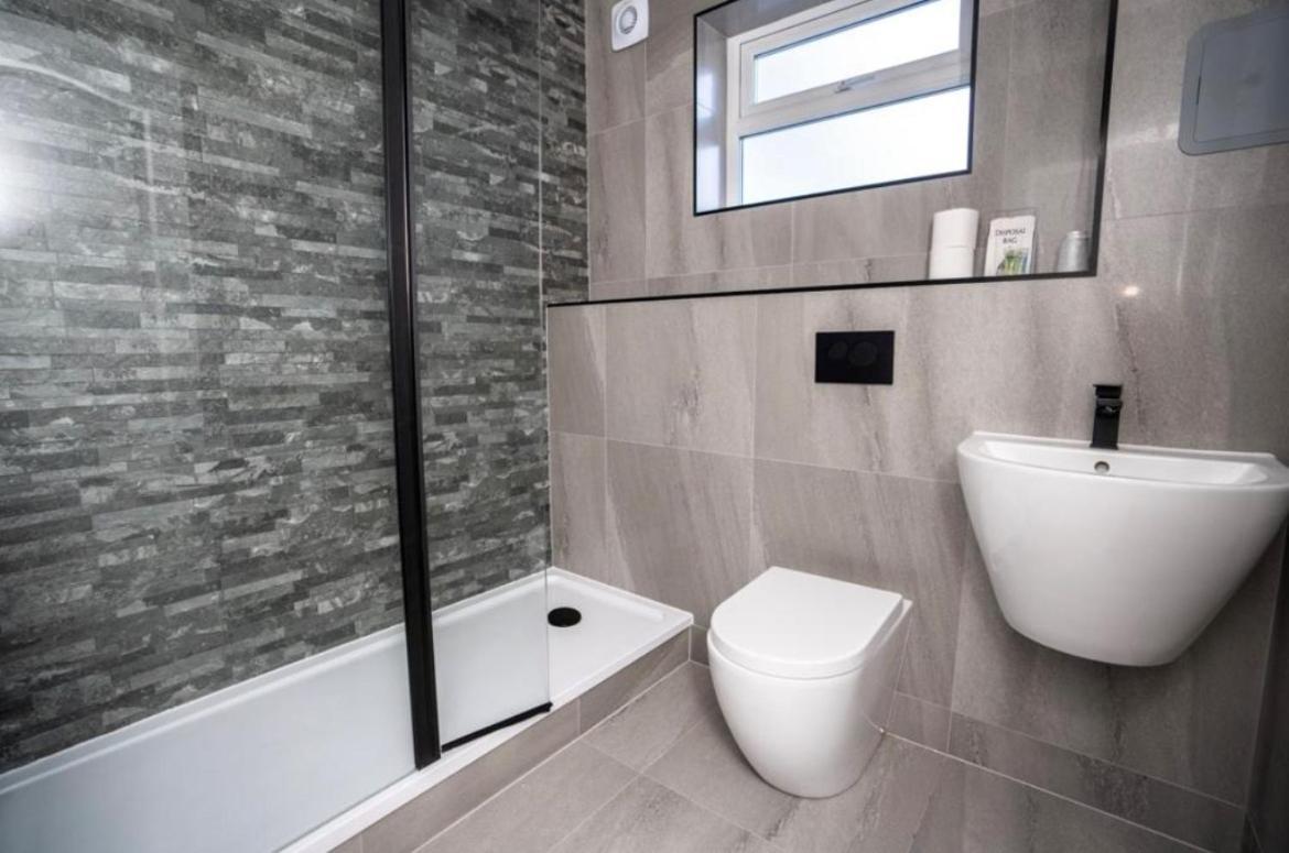 Birch Hotel Heywood Екстер'єр фото