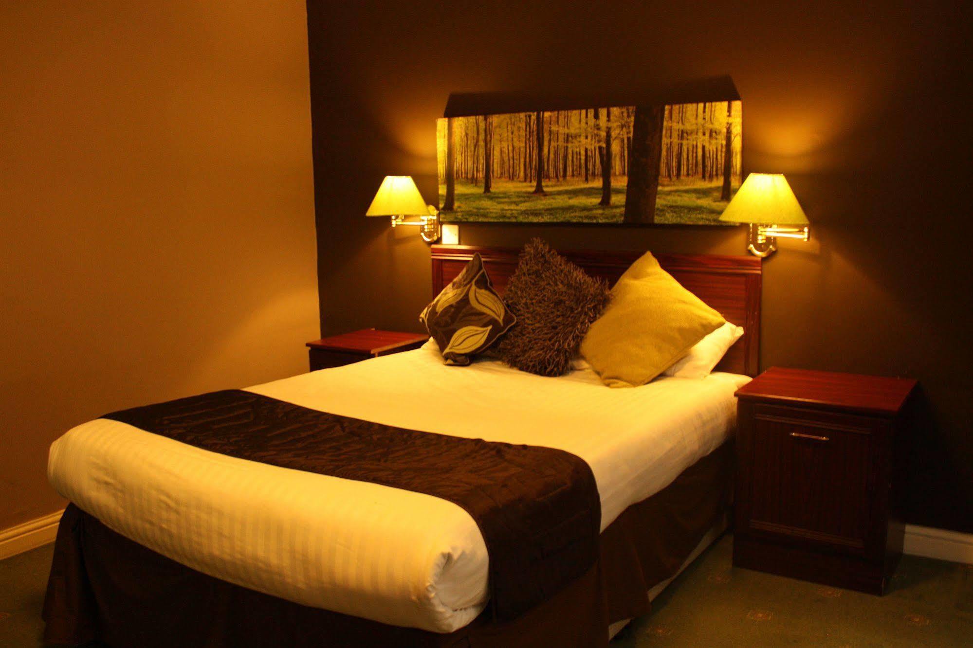 Birch Hotel Heywood Екстер'єр фото